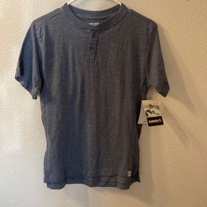 NWT Avalanche short sleeve shirt size medium (10/12)